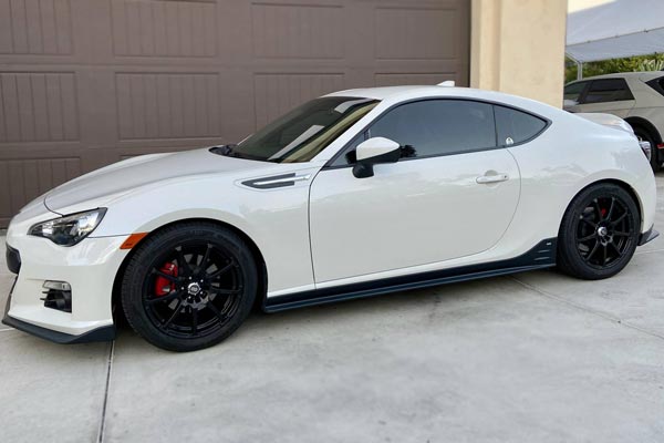 Mobile Flat Tire Change and Jump-start a Car Battery